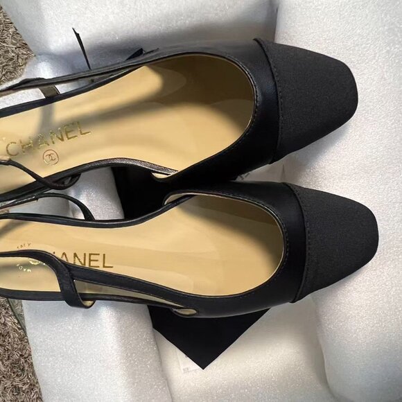 NEW CHANEL Black Slingback Flats Size 39 - Goatskin & Grosgrain - Picture 2 of 7